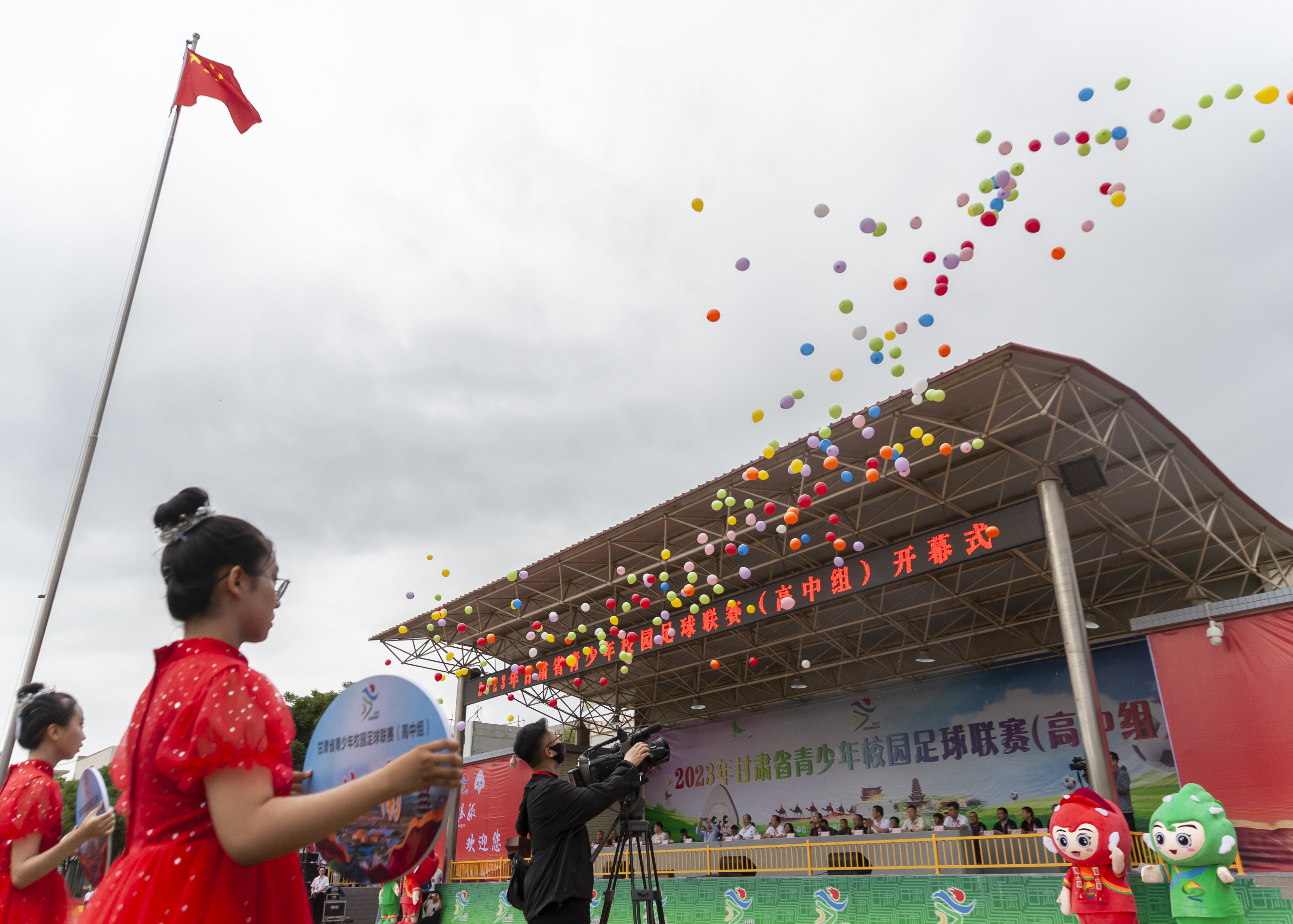 足球赛事精彩无限，每场比赛都是一场视觉盛宴