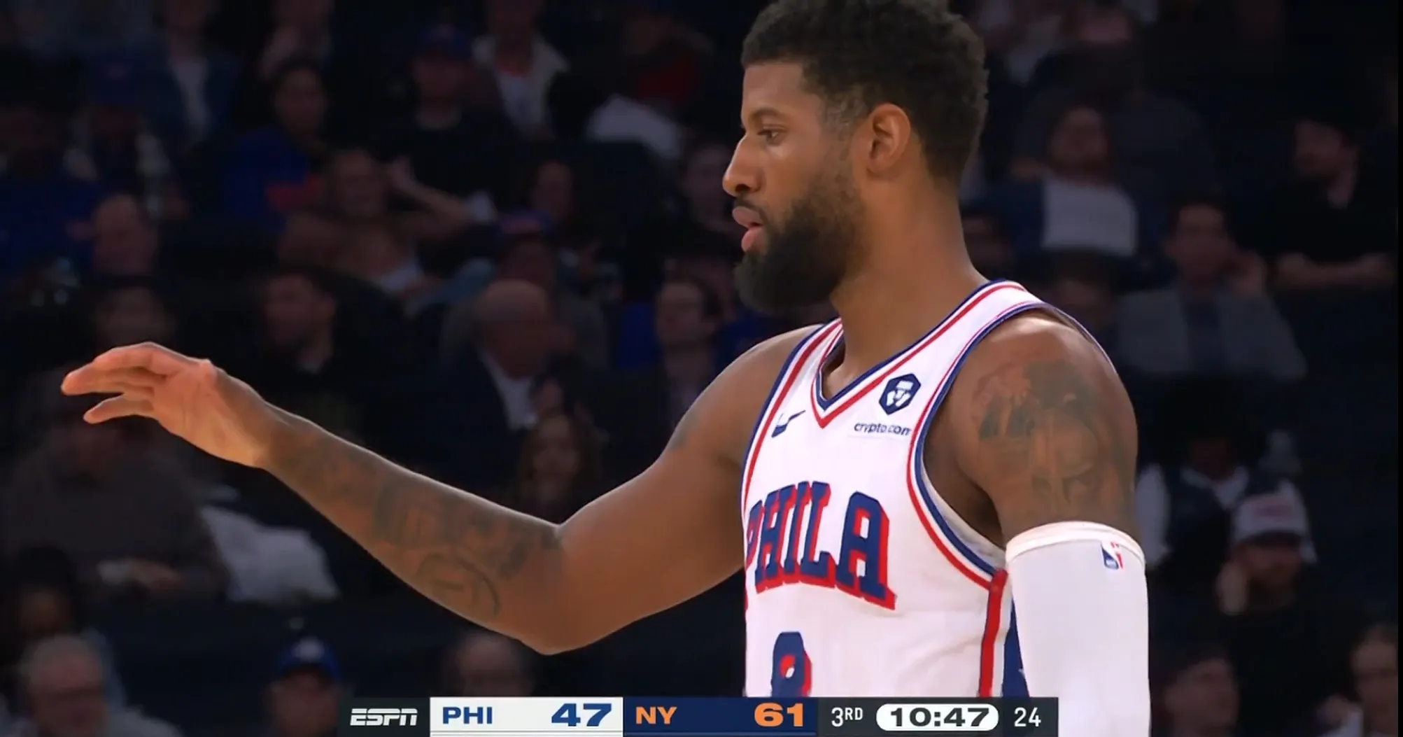 关于快船轻取尼克斯，保罗乔治双核发挥的信息