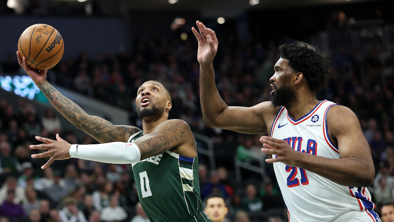 雄鹿遭76人逆转,失去主场优势 雄鹿遭76人逆转,失去主场优势