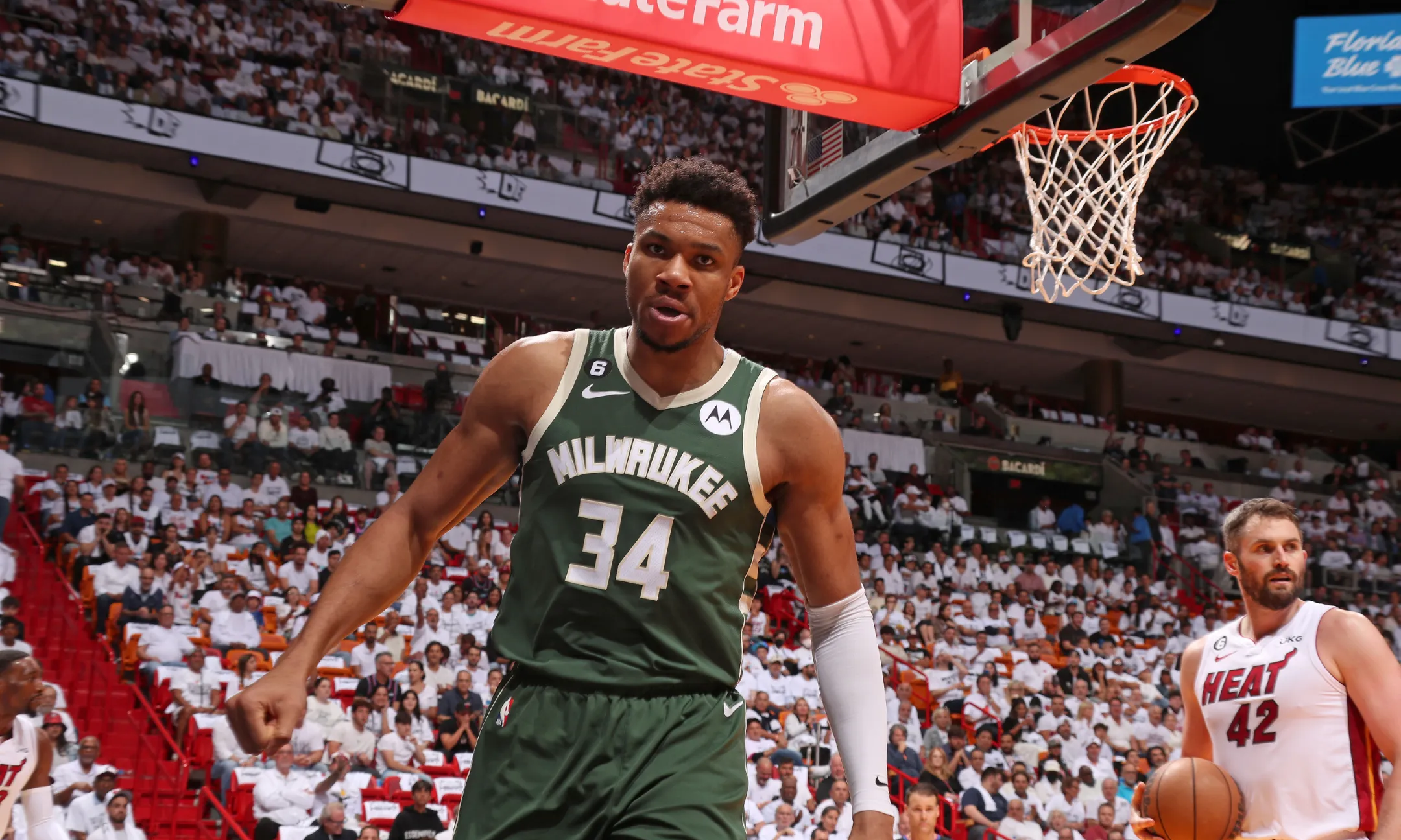 关于雄鹿险胜骑士，字母哥绝杀砍29分，小加索尔的信息