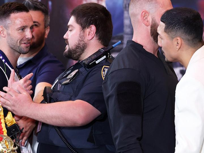 开云下载-包含焦点大战：拳击上演巅峰碰撞的词条