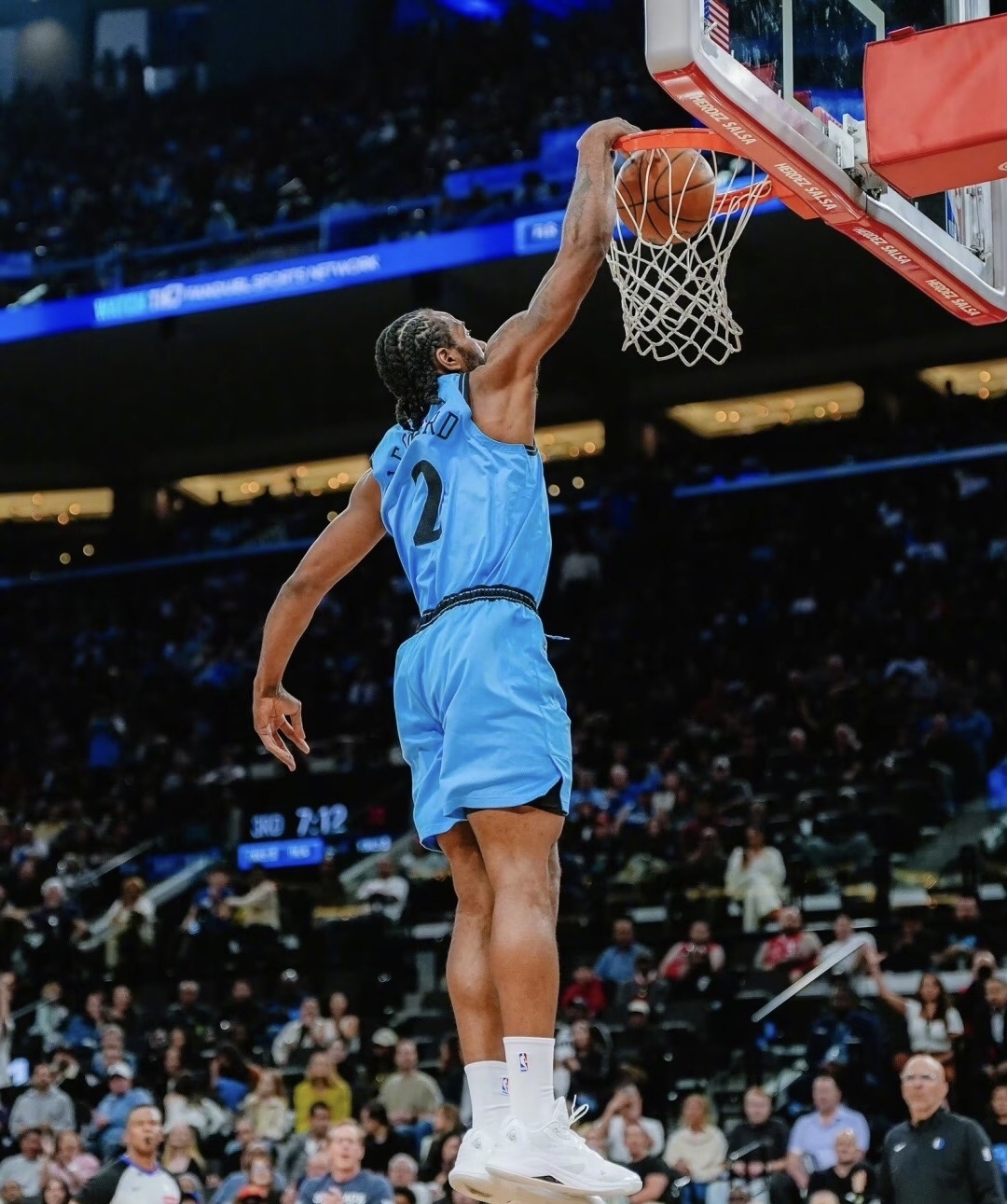 新疆队力克独行侠，伦纳德惊艳四座