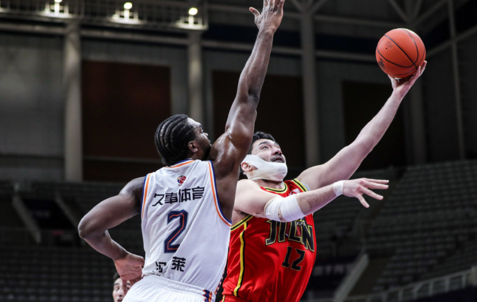 开云下载-吉林队绝杀福建队，福克斯惊艳四座