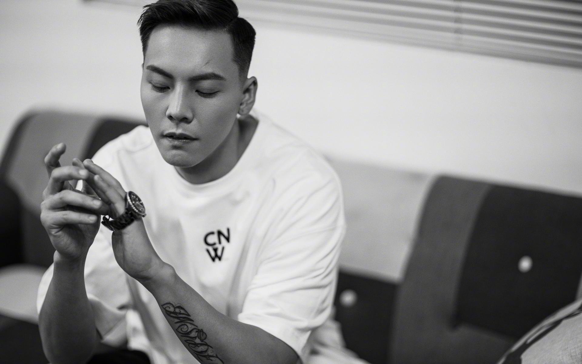 绝杀之夜，伊朗铁血铸就传奇，黄喜灿星光点亮亚洲足球