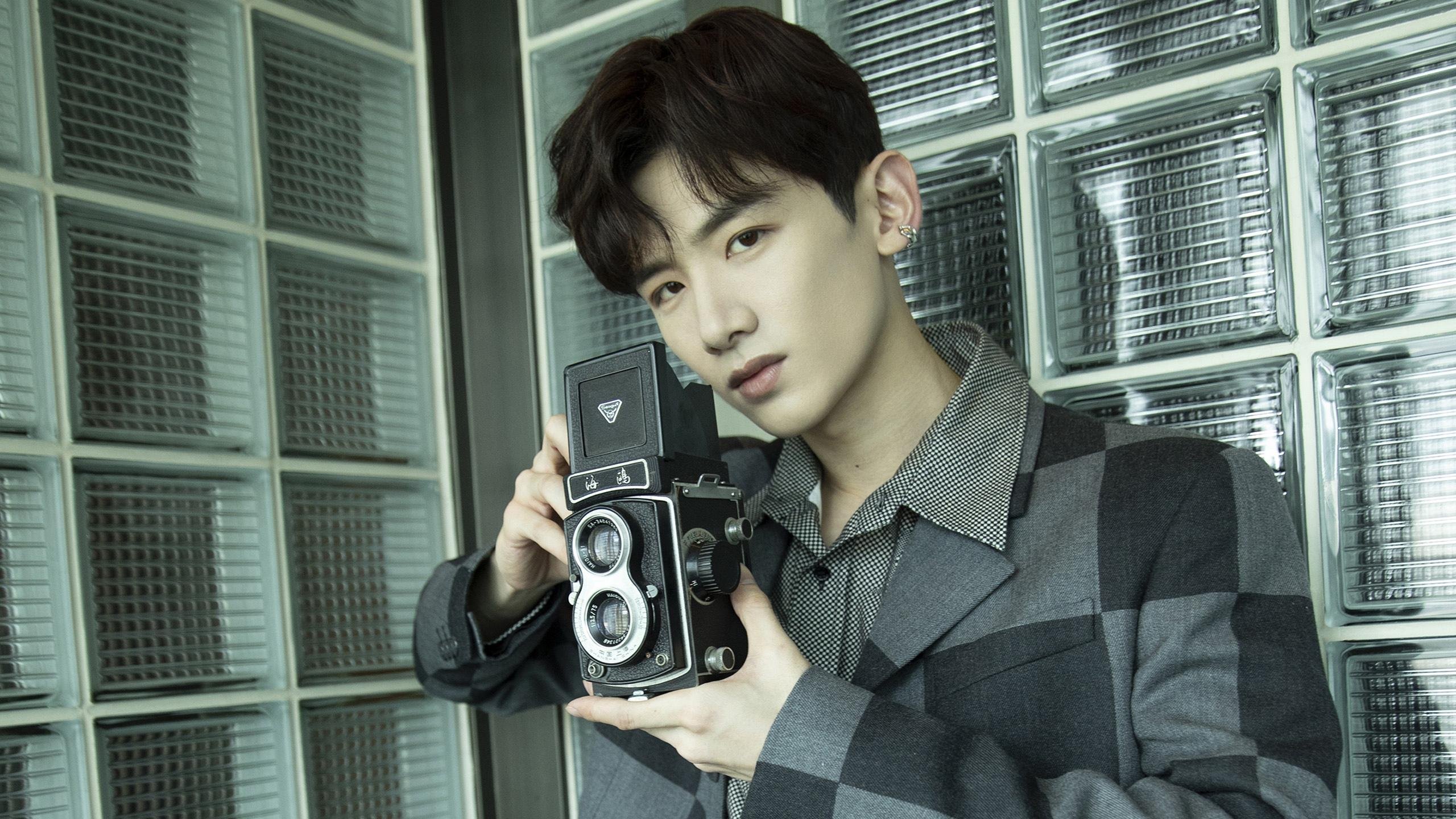 当灰熊撕碎爵士乐章,詹姆斯在绿茵场重写命运脚本