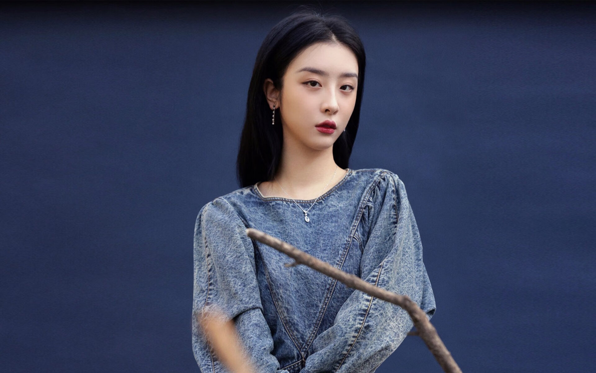 开云体育官网-NBA季后赛之夜，罗德里防守端锁死对手，铸就钢铁防线