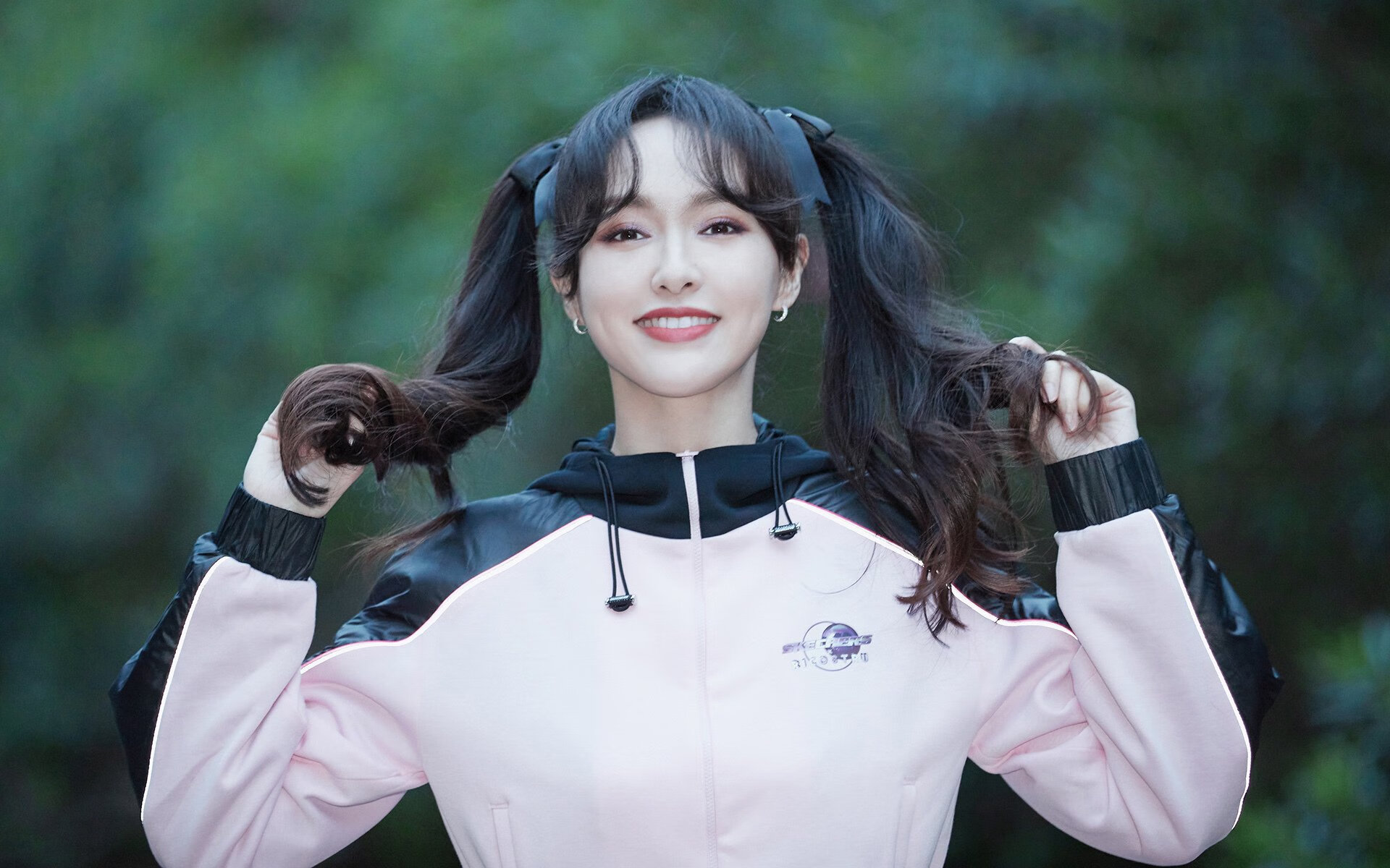 足球双雄会，韩国逆袭厄瓜多尔，凯恩关键连击定江山